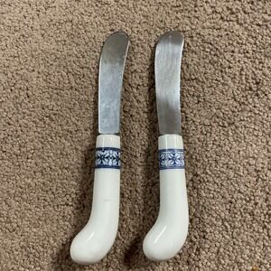 Vintage Cheese Butter Spreaders Set of 2‎ Blue White Porcelain Boston Warehouse